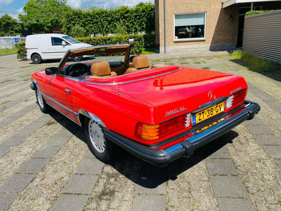 Image 28/50 of Mercedes-Benz 380 SL (1984)