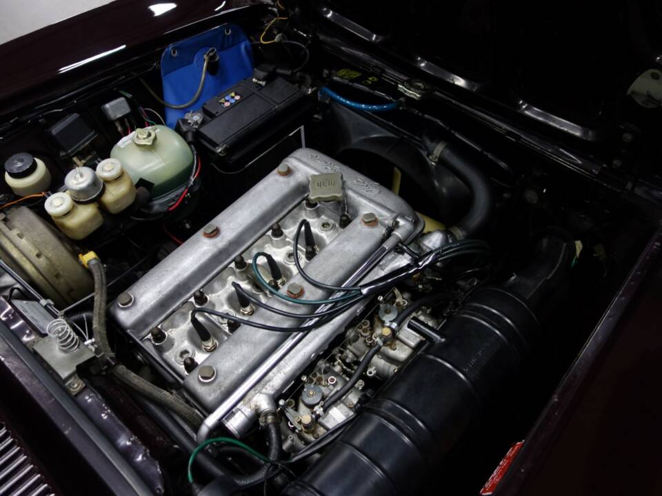Bild 38/60 von Alfa Romeo Giulia GT 1300 Junior (1975)