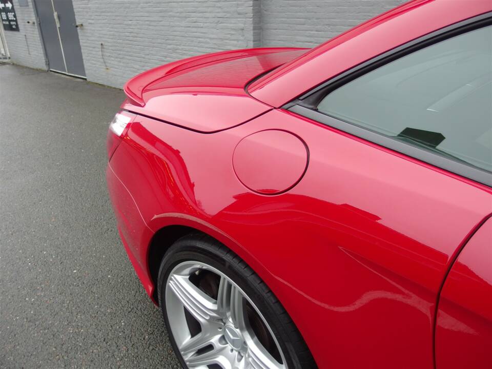 Image 23/99 of Mercedes-Benz SL 63 AMG (2012)