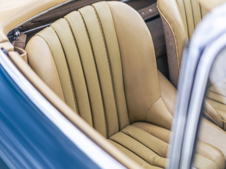 Immagine 33/50 di Mercedes-Benz 300 SL Roadster (1958)