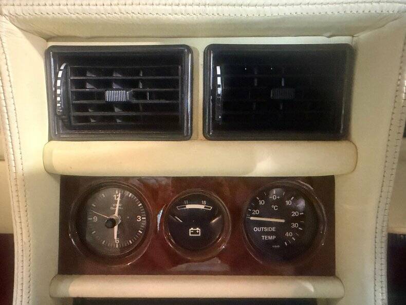 Image 44/50 of Bentley Turbo R (1988)