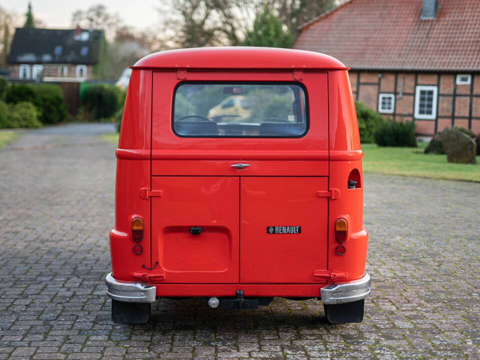 Image 18/52 of Renault Estafette (1977)