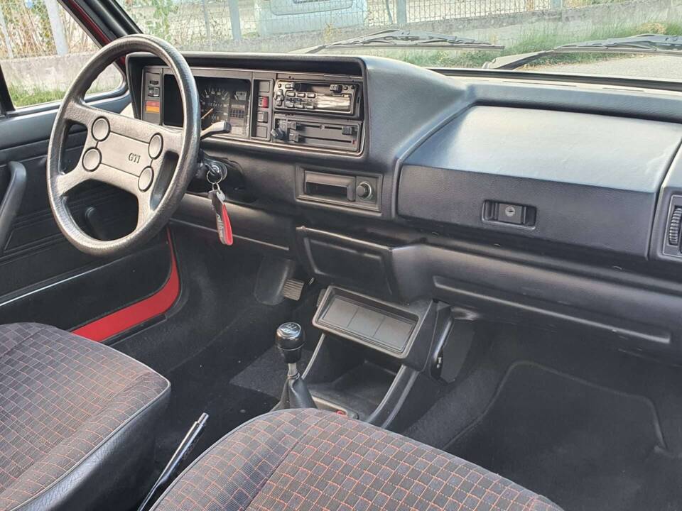 Afbeelding 50/50 van Volkswagen Golf Mk I Convertible 1.1 (1981)