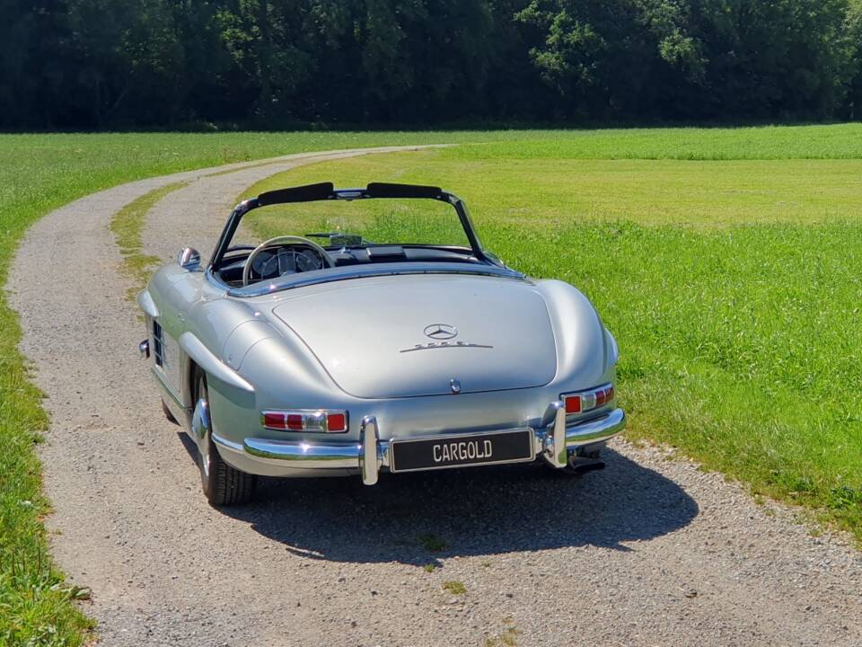 Image 25/38 of Mercedes-Benz 300 SL Roadster (1962)