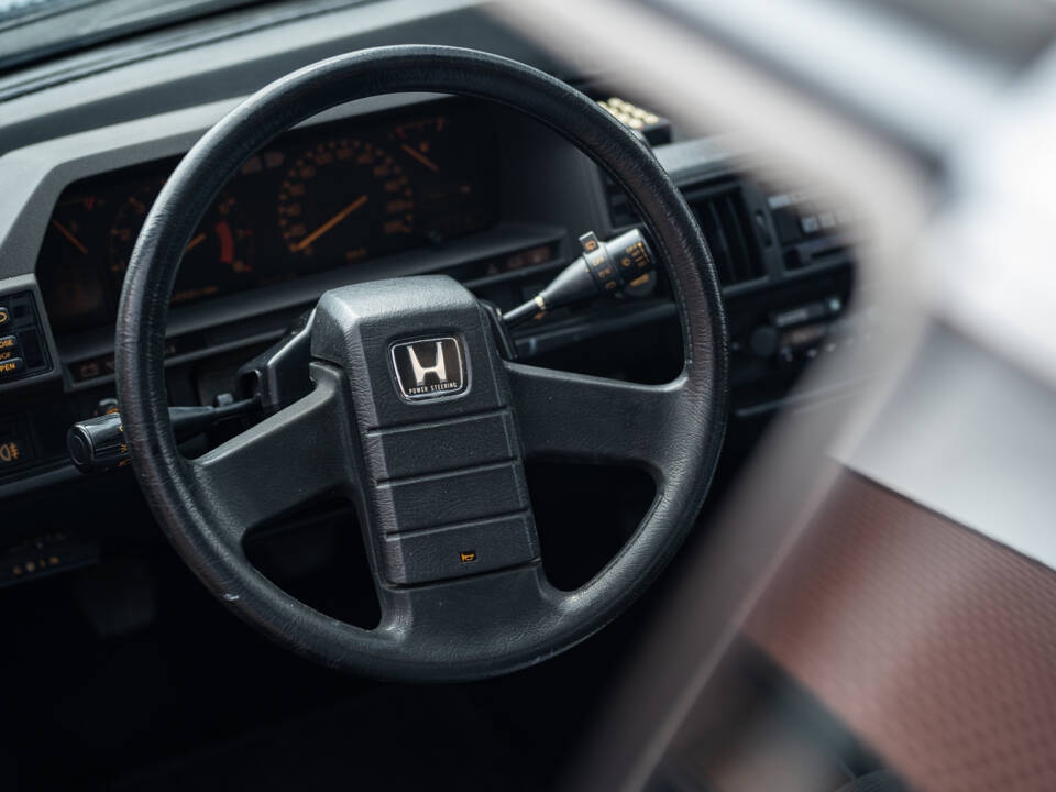 Immagine 32/48 di Honda Prelude (1985)