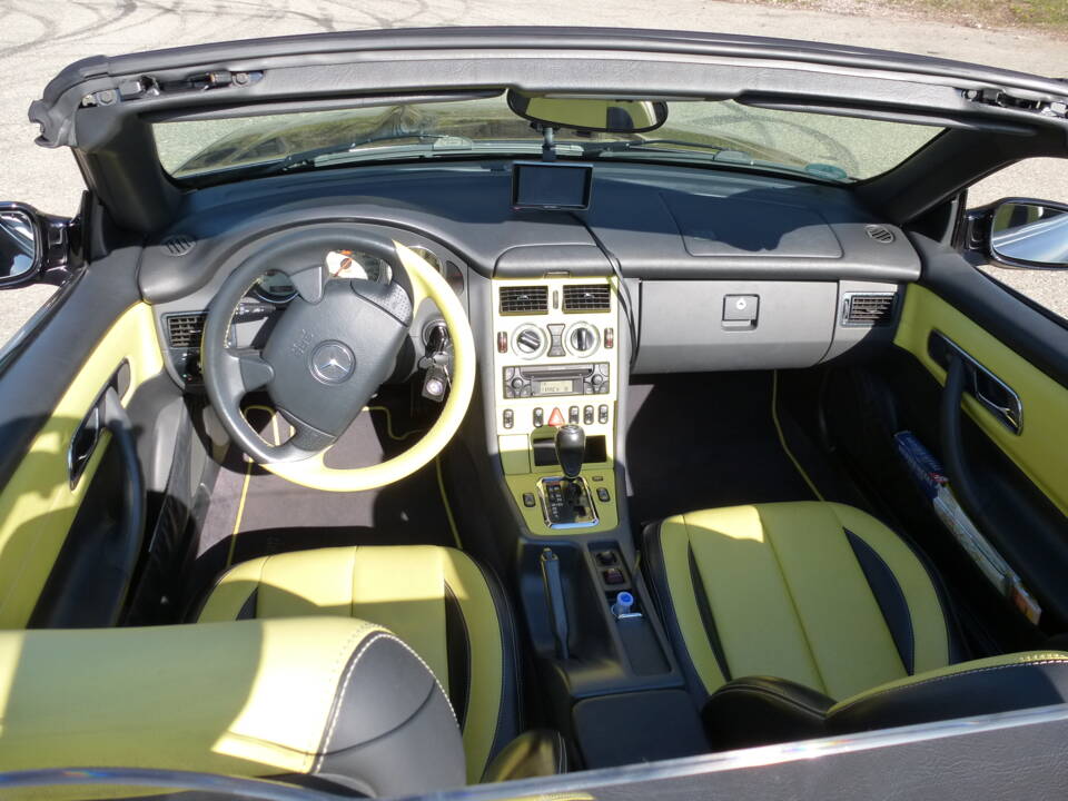 Image 28/53 of Mercedes-Benz SLK 230 Kompressor (1999)