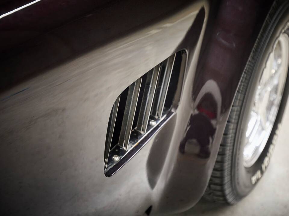 Image 70/73 of AC Cobra Replica (2005)