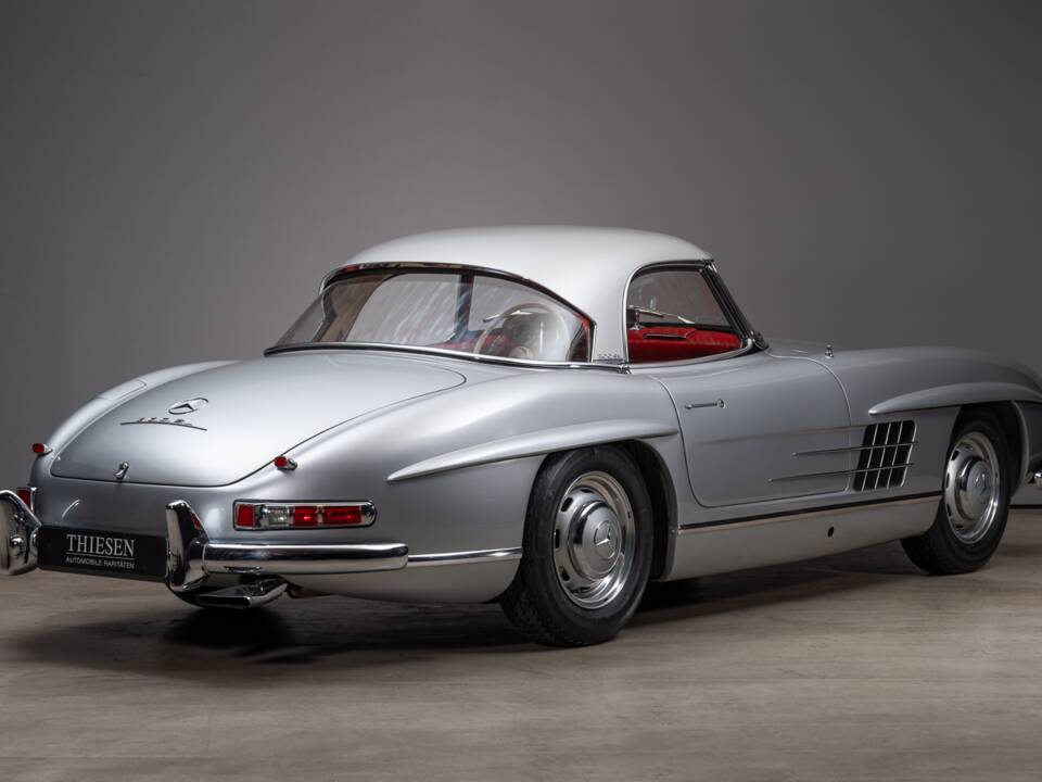 Image 16/47 of Mercedes-Benz 300 SL Roadster (1963)