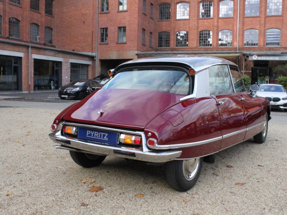 Image 23/23 of Citroën DS 21 Pallas (1967)