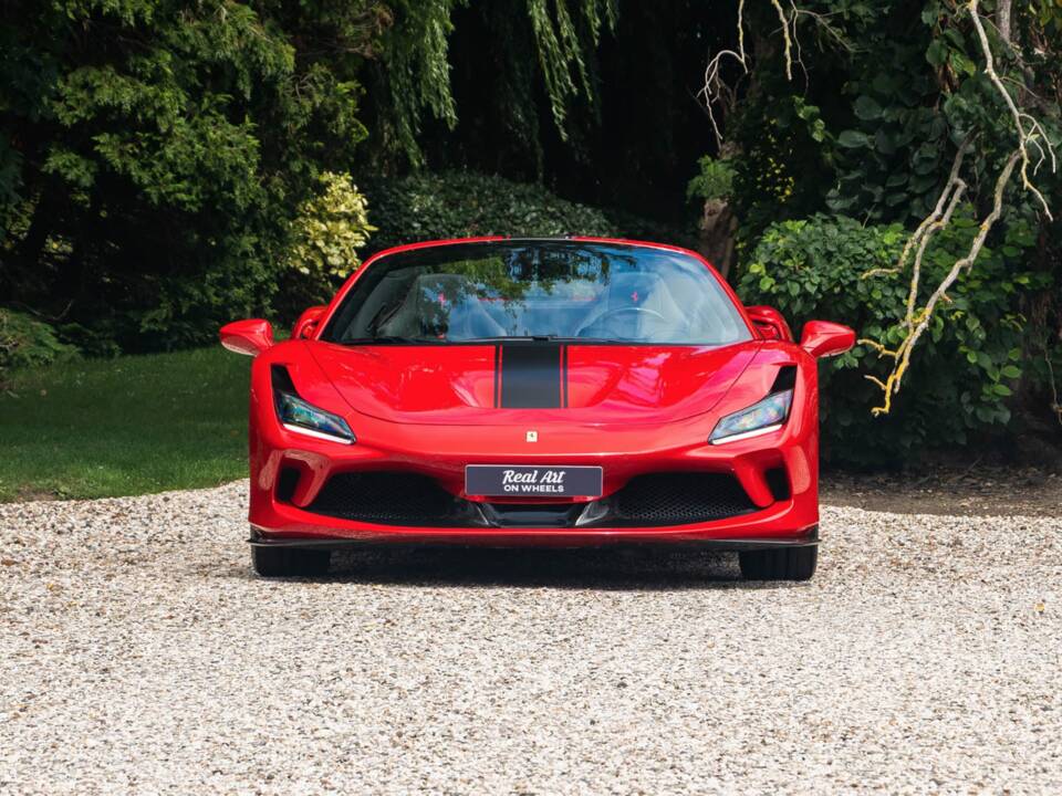 Image 3/19 of Ferrari F8 Spider (2020)
