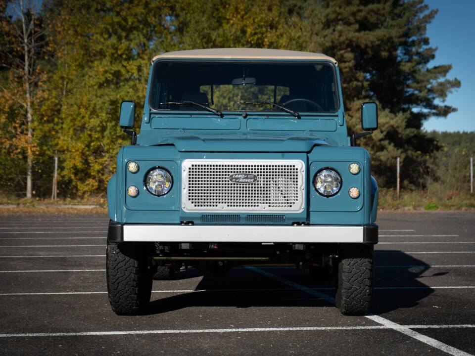 Bild 8/32 von Land Rover Defender 110 300Tdi (1997)