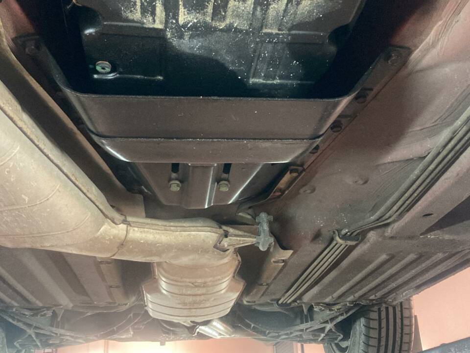 Immagine 17/17 di Mercedes-Benz 560 SL (1988)