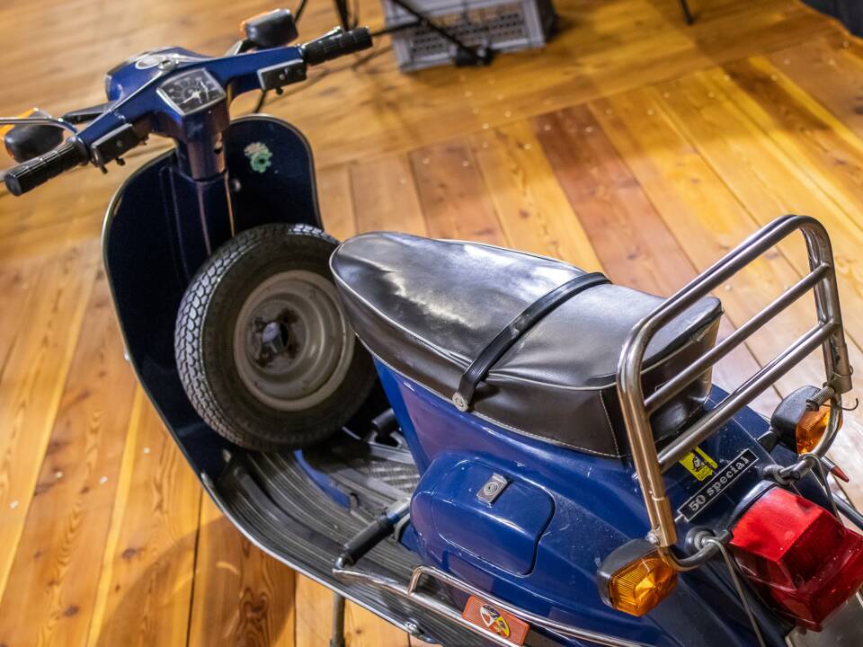 Bild 10/11 von Piaggio Vespa 50 N Special (1981)
