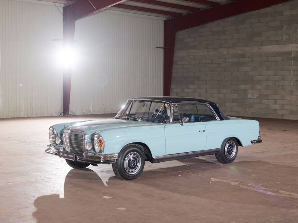 Image 10/91 of Mercedes-Benz 280 SE (1970)