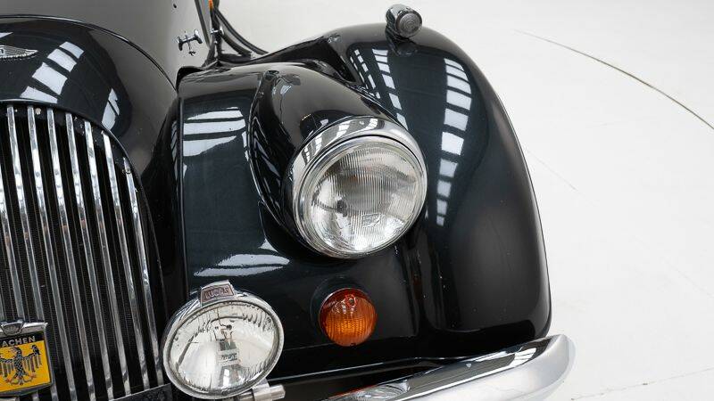 Image 11/15 of Morgan Plus 8 Inj. (1987)