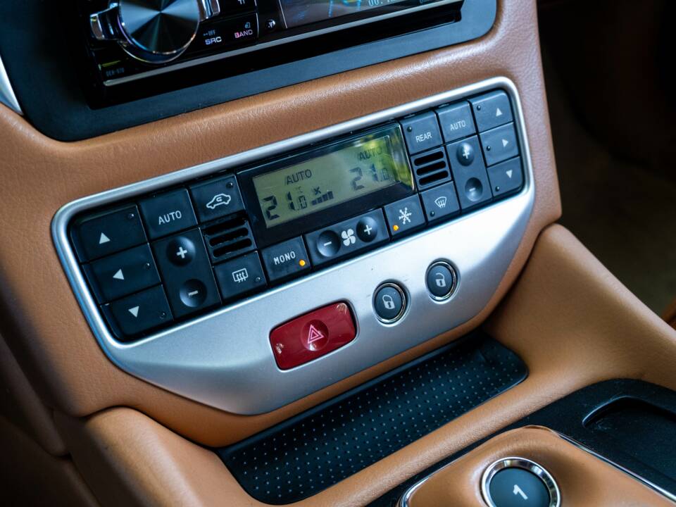 Bild 26/37 von Maserati GranTurismo S (2010)