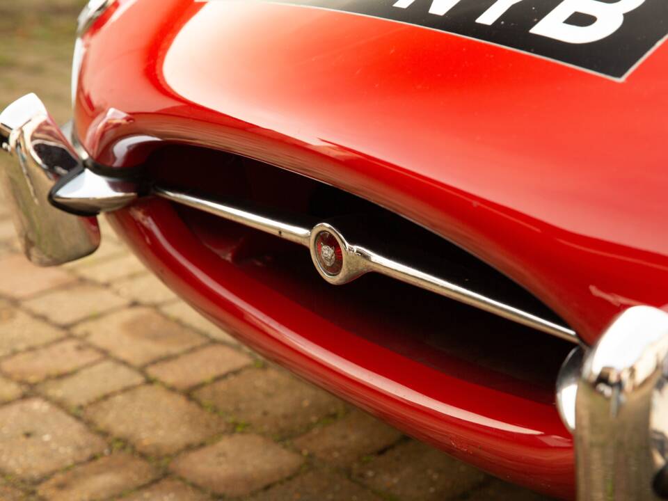Image 16/50 of Jaguar E-Type 3.8 Flat Floor (1961)