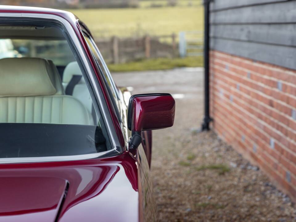 Afbeelding 20/62 van Aston Martin V8 Vantage X-Pack (1987)