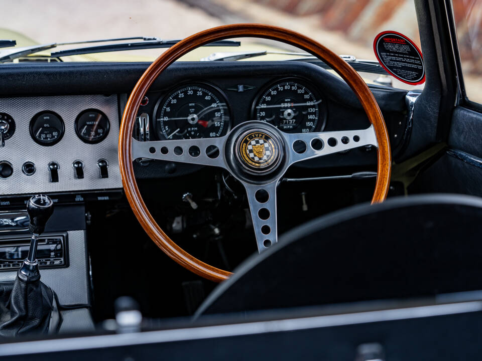 Image 28/38 of Jaguar Type E 3.8 (1963)