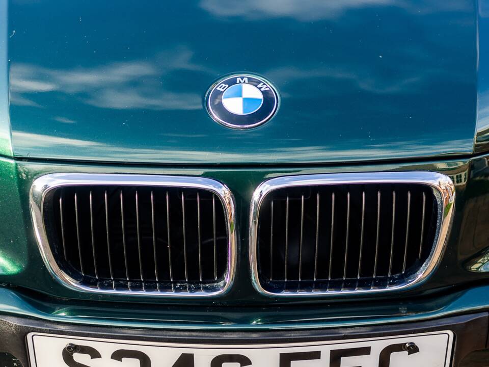 Image 16/49 of BMW 328i (1998)