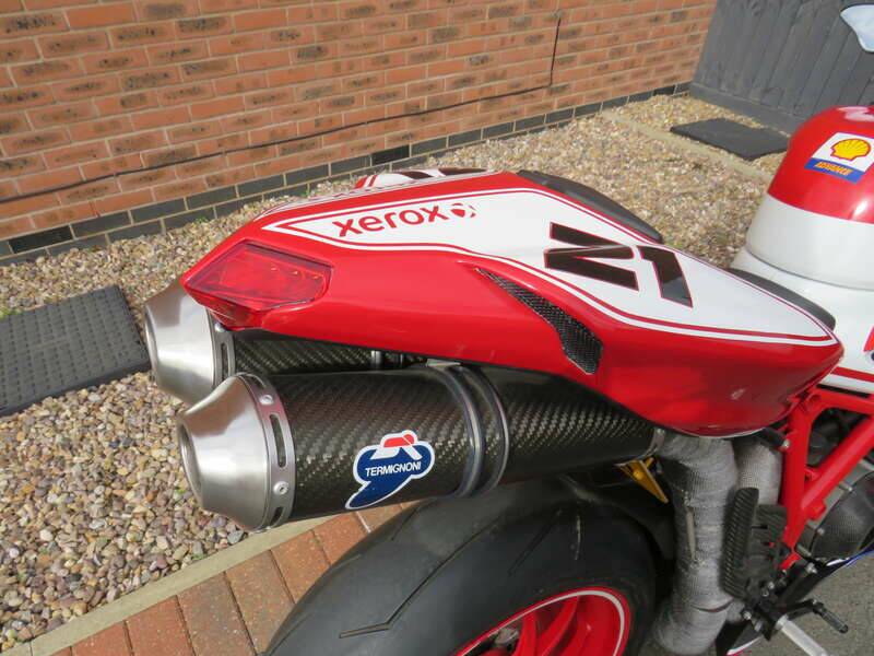 Bild 38/40 von Ducati 1098 R (2008)