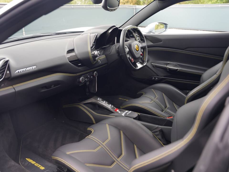 Image 21/50 of Ferrari 488 GTB (2017)