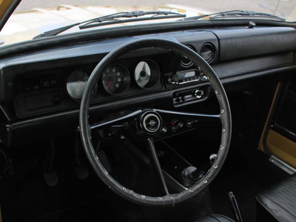 Immagine 29/38 di Opel Kadett 1,2 S (1971)