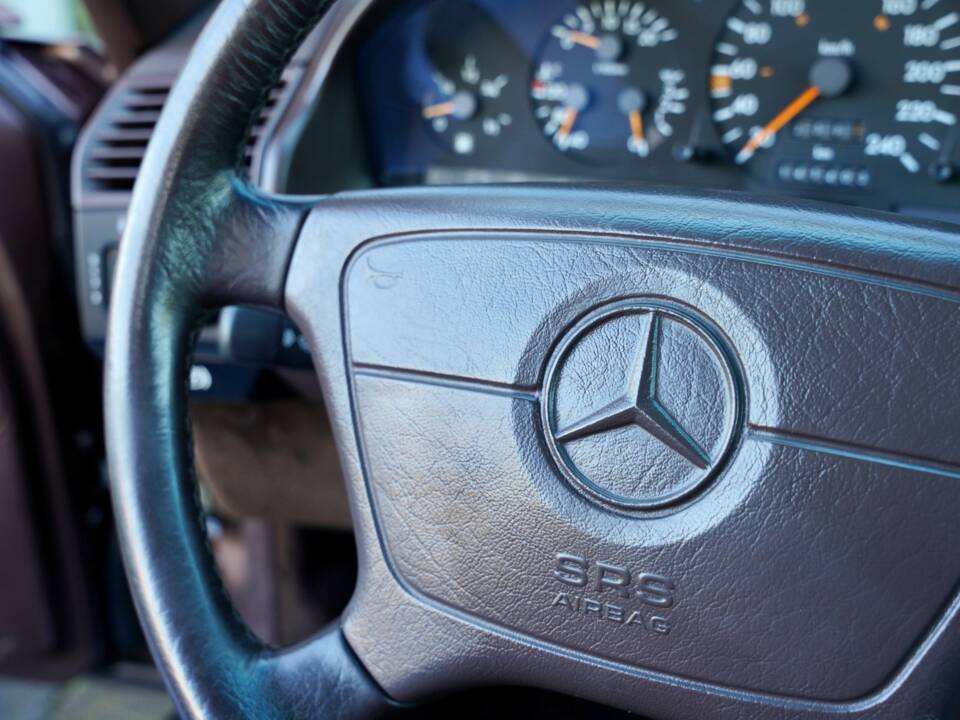 Imagen 37/50 de Mercedes-Benz 300 SL (1993)
