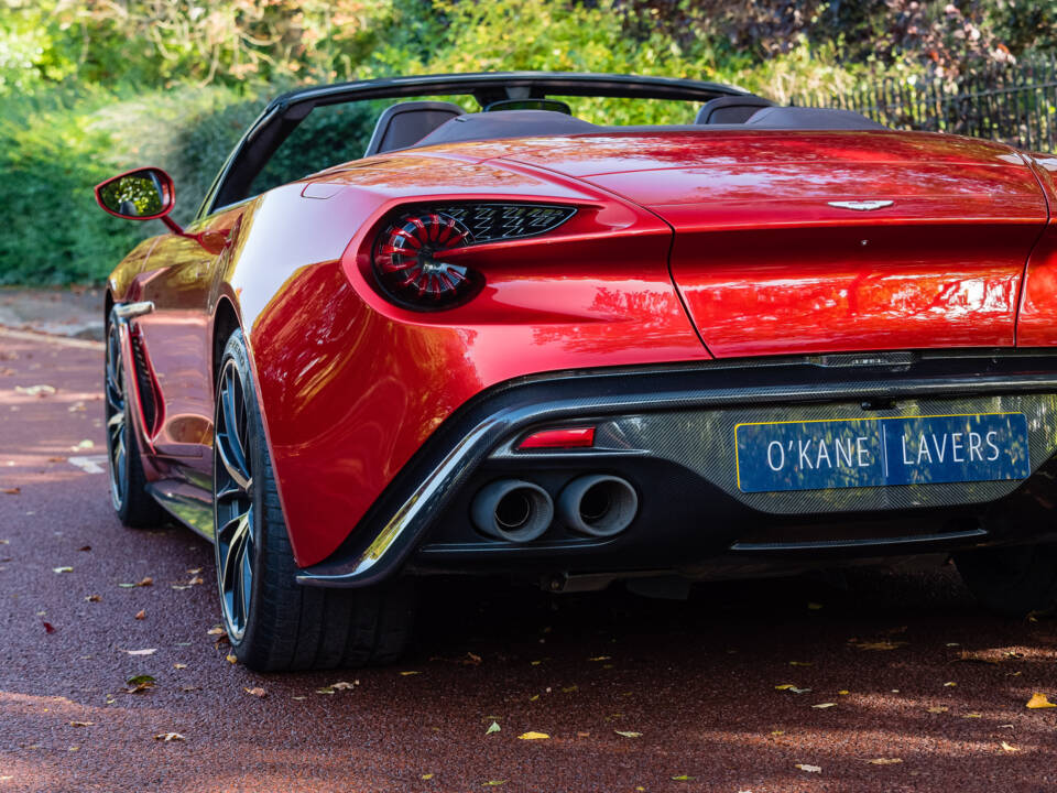 Image 28/70 of Aston Martin Vanquish Zagato Volante (2017)