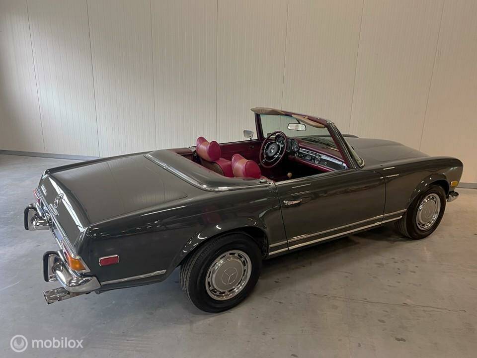 Image 7/40 of Mercedes-Benz 280 SL (1970)