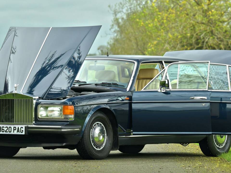 Image 14/50 of Rolls-Royce Silver Spur III (1995)
