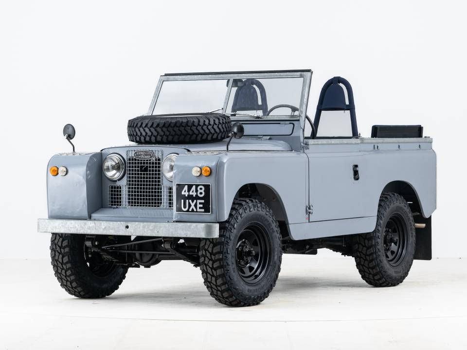 Image 12/57 of Land Rover 88 (1961)