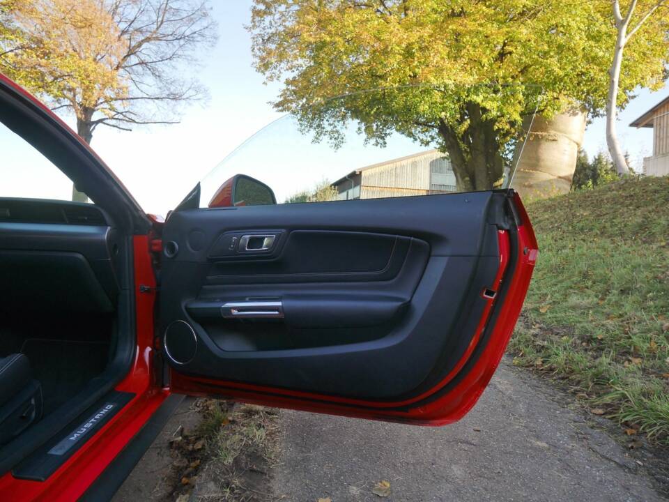 Image 23/33 de Ford Mustang GT 5.0 V8 (2022)