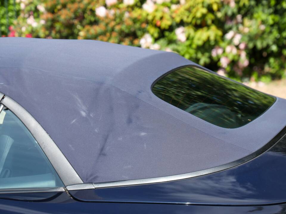 Image 26/50 of Porsche 911 Carrera 4S (2004)