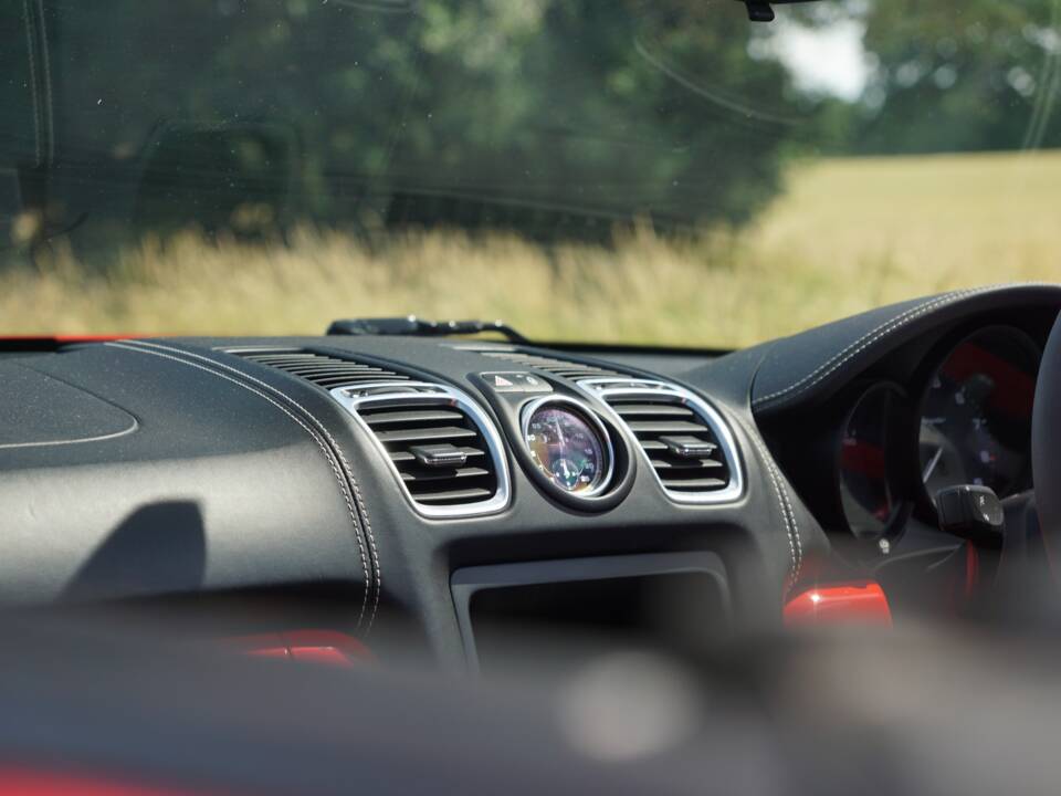 Image 19/24 of Porsche 718 Boxster Spyder (2015)