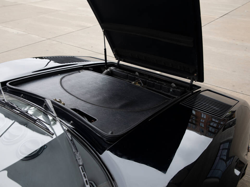 Image 36/38 of Ferrari 308 GTB (1977)