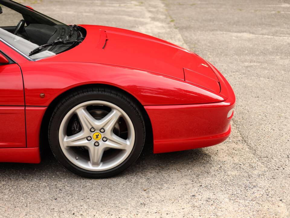 Image 48/93 of Ferrari F 355 Berlinetta (1997)