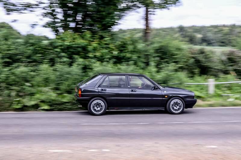 Image 20/35 of Lancia Delta HF Integrale (1991)