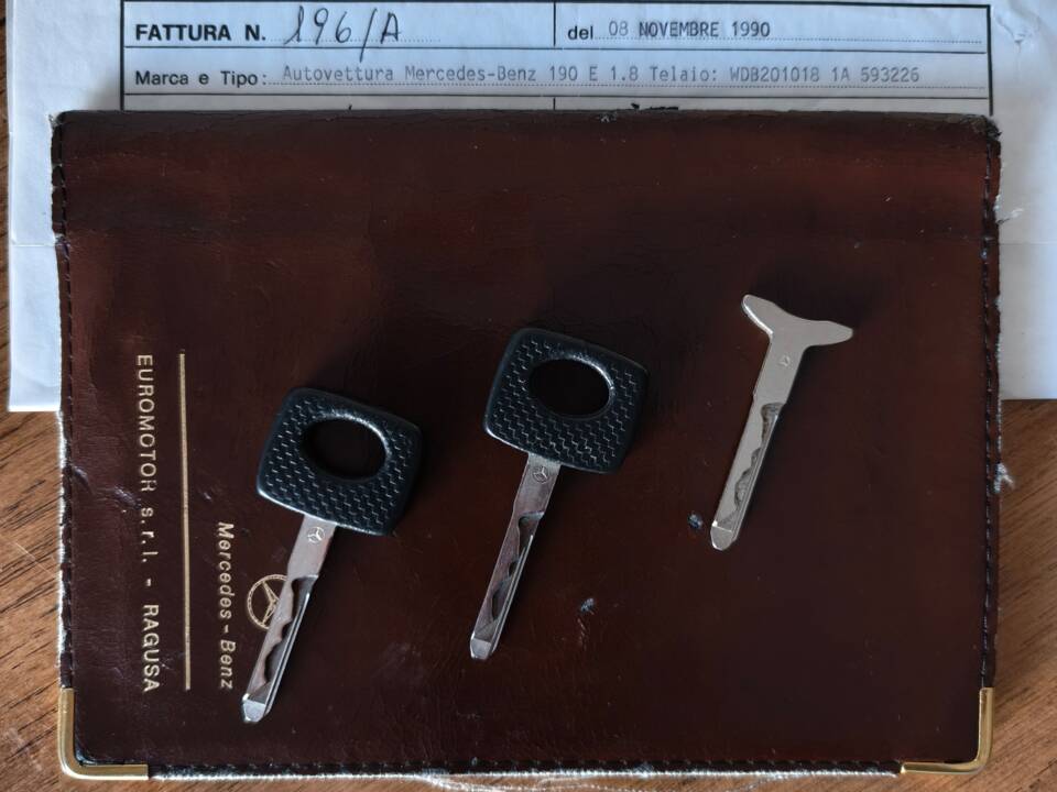 Image 22/22 of Mercedes-Benz 190 E 1.8 (1990)
