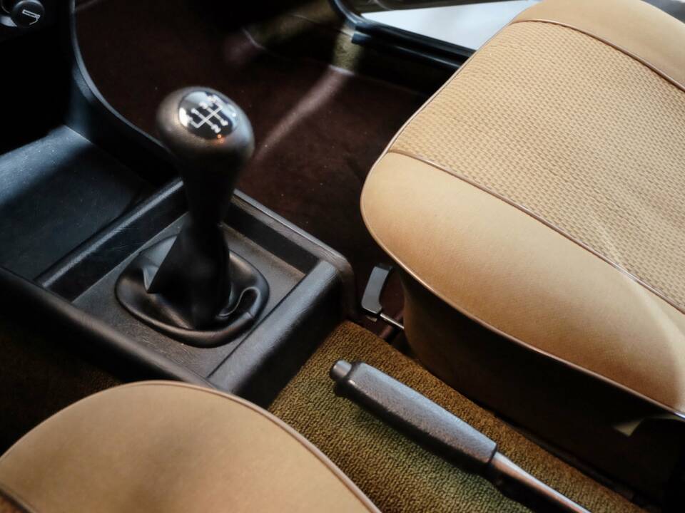 Bild 11/25 von BMW 323i (1983)