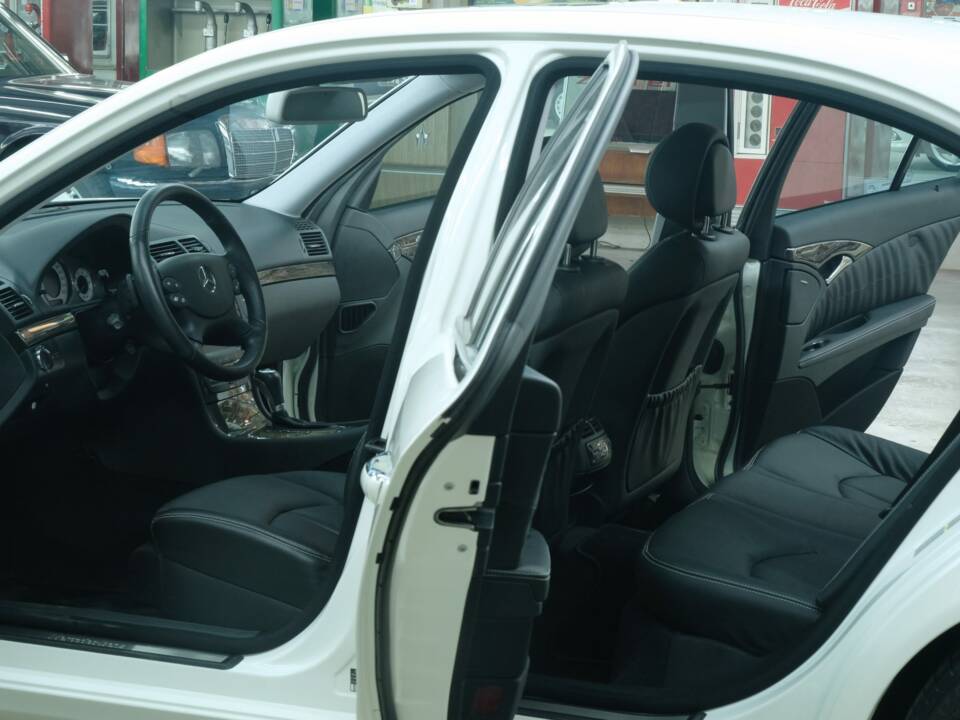 Bild 46/50 von Mercedes-Benz E 500 (2007)