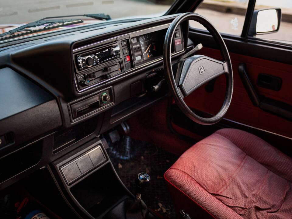 Immagine 7/50 di Volkswagen Golf I GL (1982)