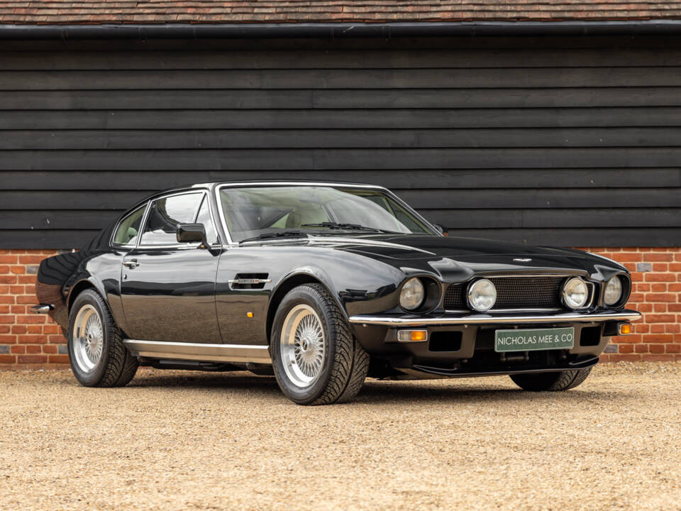 Bild 2/54 von Aston Martin V8 EFi (1987)