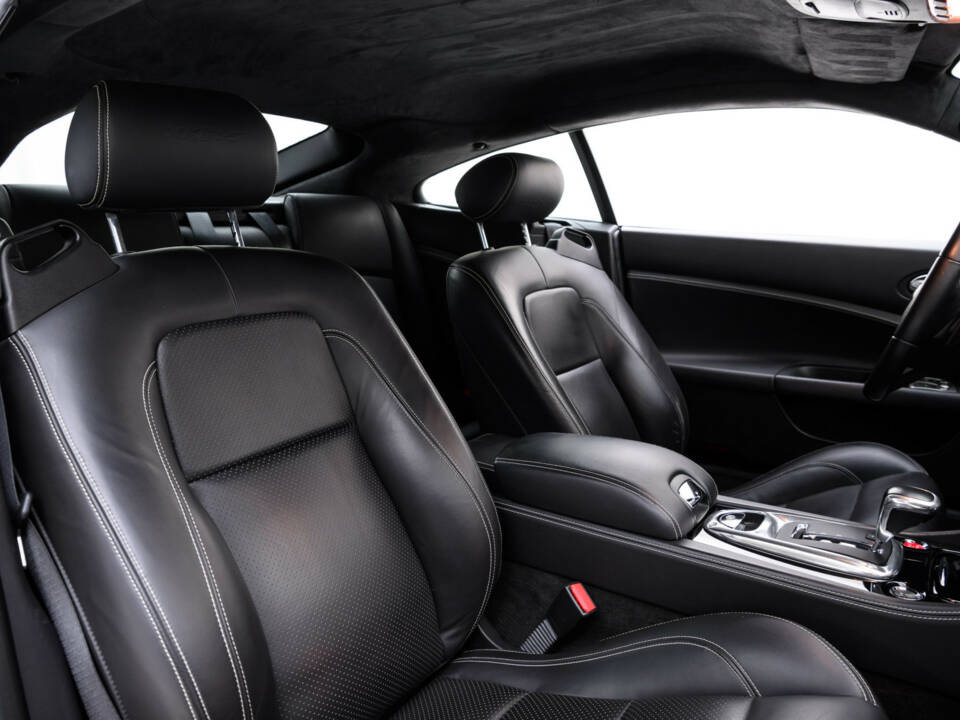 Image 24/37 of Jaguar XKR (2008)