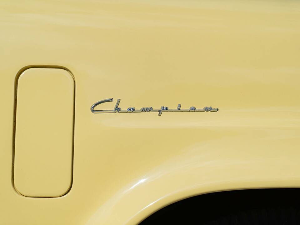 Image 40/50 of Studebaker Champion Regal DeLuxe Convertible (1950)