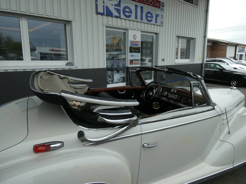 Immagine 17/33 di Mercedes-Benz 300 Sc Cabriolet A (1957)