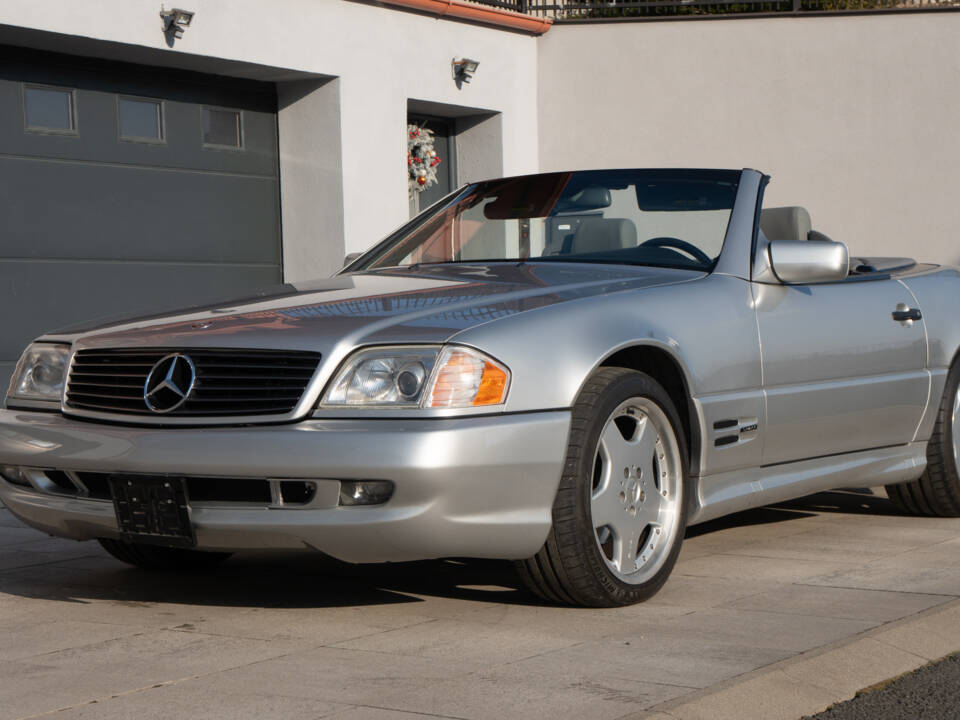 Bild 17/75 von Mercedes-Benz SL 500 (1997)