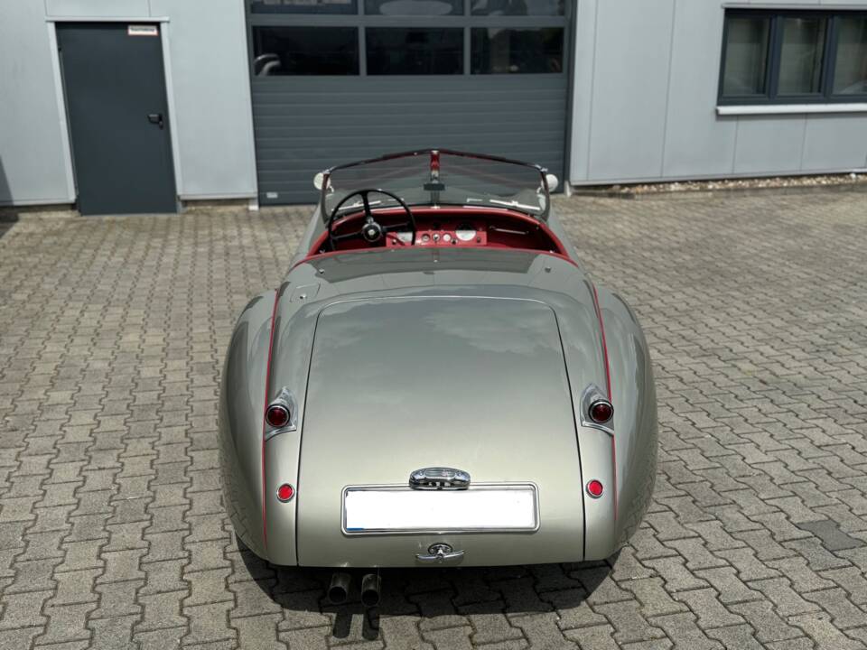 Image 4/17 of Jaguar XK 120 SE OTS (1953)