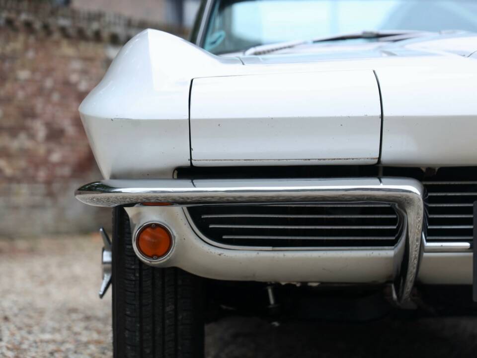 Imagen 30/50 de Chevrolet Corvette Sting Ray Convertible (1964)