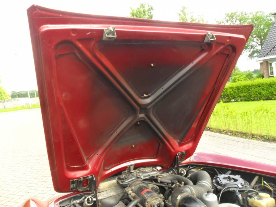 Image 18/20 of Rolls-Royce Silver Shadow I (1975)